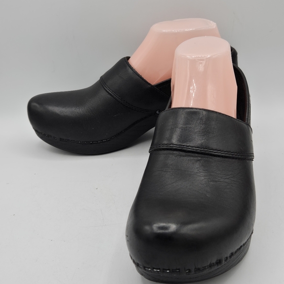 Dansko classic 2" heel leather clogs size 38 US size 7.5/ 8 - Picture 9 of 16